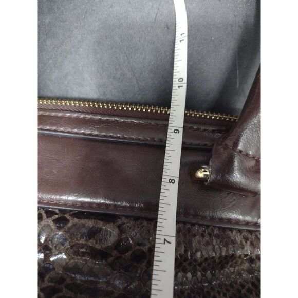 **Final Sale** Cosmopolitan snakeskin pattern shoulder bag - Picture 6 of 7